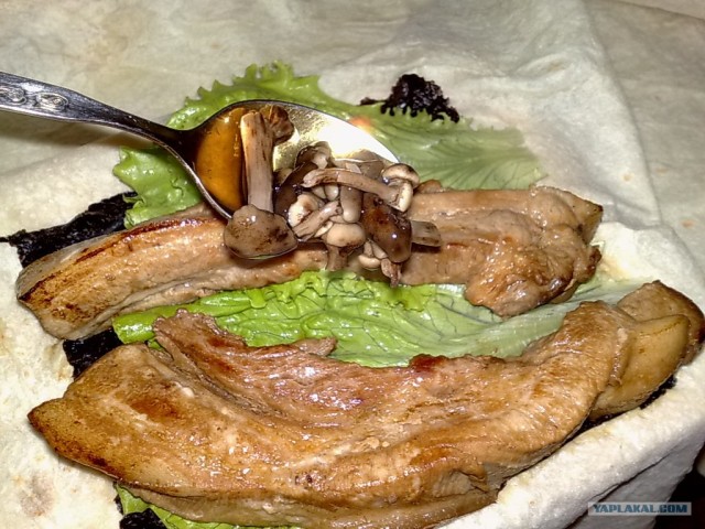 Грудинка в лаваше по Дженибековски.