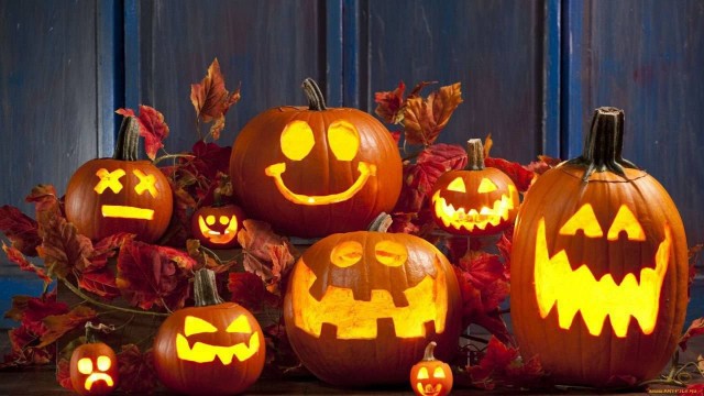 Священник РПЦ призвал запретить Хэллоуин в школах России