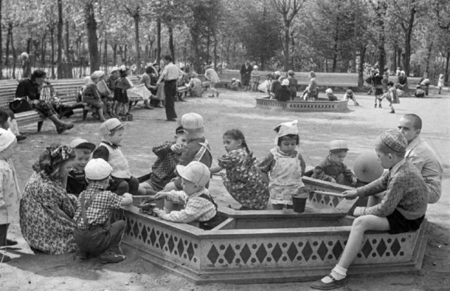 Москва и москвичи. Двадцатый век. 03.03.2025