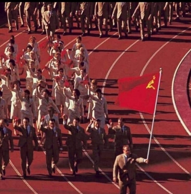 Фотографии из прошлого нашей страны в цвете -100