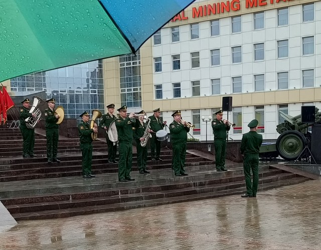 Торжественное шествие раритетной техники в День Победы прошло в Верхней Пышме. Фото