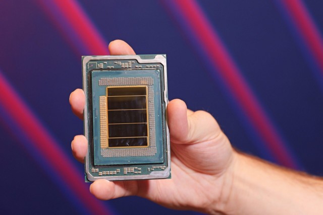 Intel пробивает дно, или прибыль превыше всего?