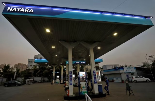 Источники сообщают, что бензин индийского нефтеперерабатывающего завода Nayara продается в Россию через трейдеров