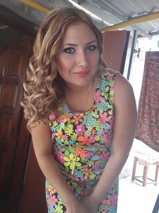 Девочка Юля из Донецка.