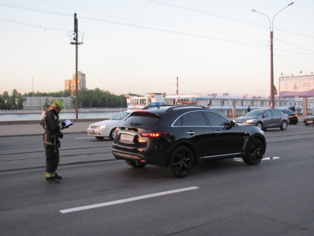 Мажоры устроили гонки в городе