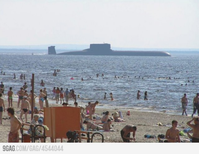 Лето в Архангельске. На пляже многолюдно
