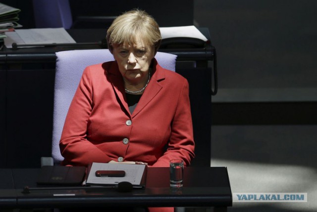 Меркель боится "Русской гибридной войны"
