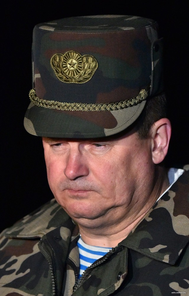На трассу М4 садятся боевые самолеты