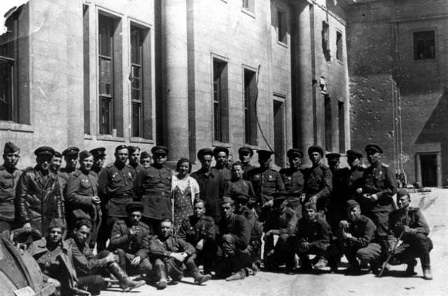 Исторические моменты Победы. Апрель-май 1945г