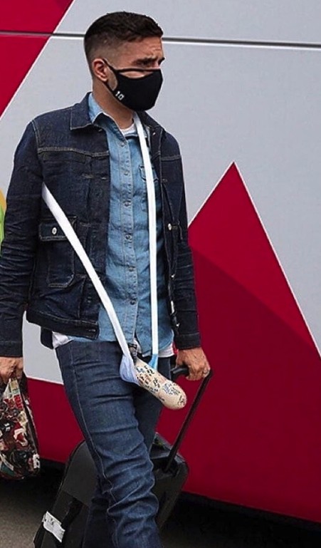 Дальнобойщик сломал себе член, соскучившись по девушке