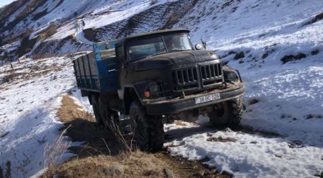 ЗИЛ-131 – зачем была нужна такая большая машина с 6x6 WD