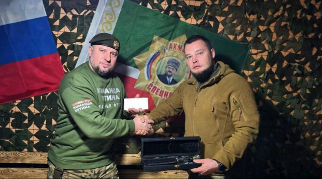 Алексей Мильчаков из ДШРГ Русич провел Урок мужества для школьников