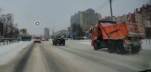 Вижу зелёный еду, видим моргающий красный едем