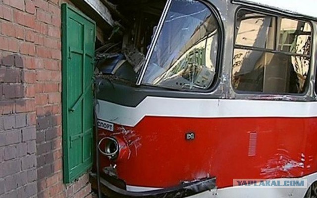 Когда дом находится рядом с трассой