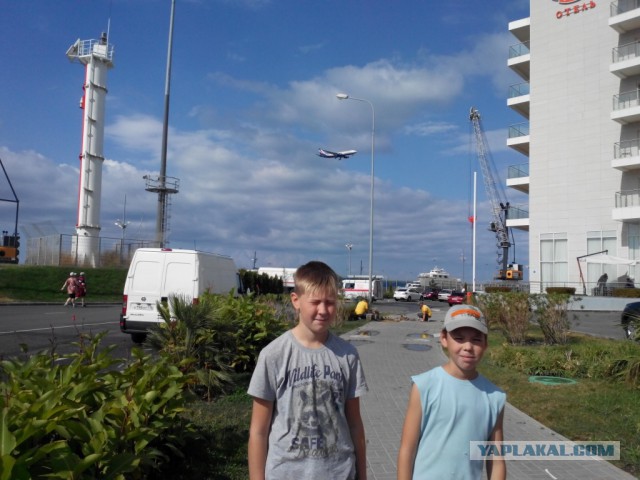 Видео посадки самолёта в аэропорту Сочи