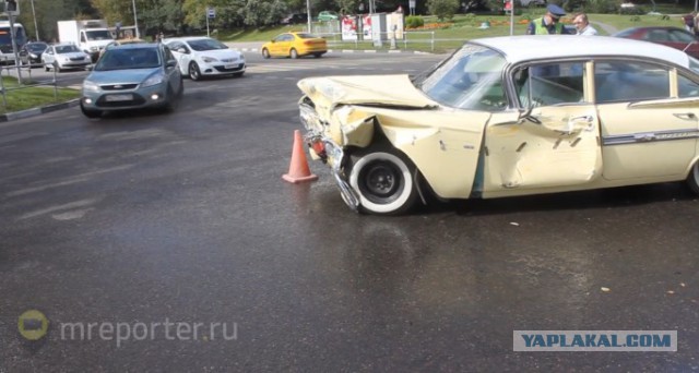 Chevy Impala 67 года безопасная машина! Проверено в ДТП... Но раритет жаль!