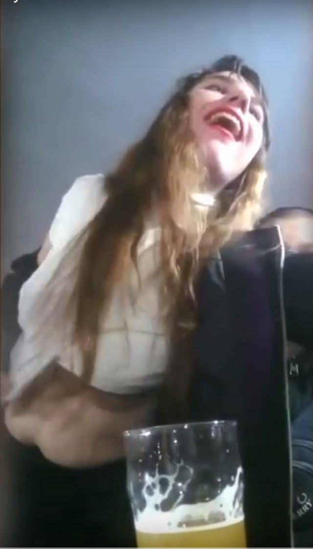Женщина, я не танцую...