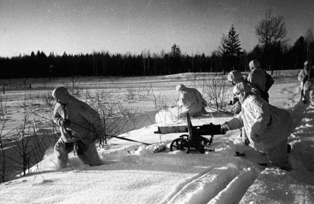 Вот так они уходили в бессмертие. С лыжами на плечах…Шлиссельбургский десант Дяди Васи.