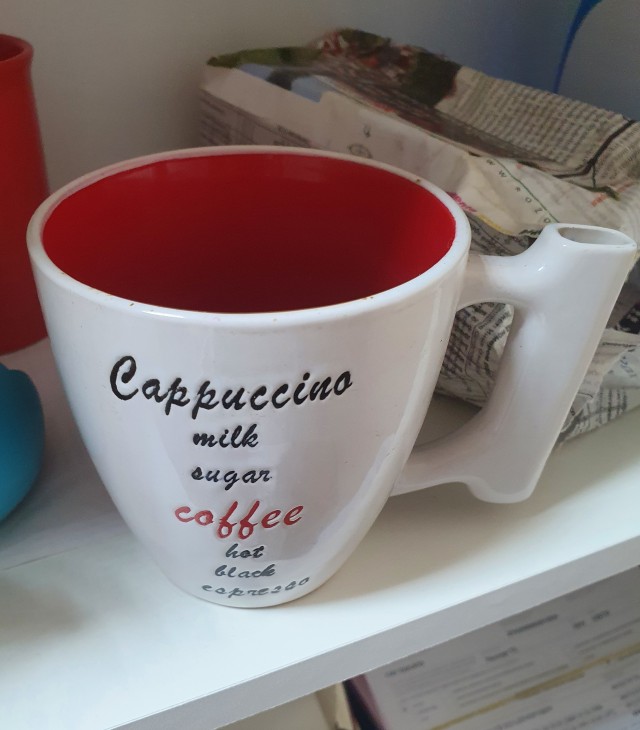 А из какой кружки вы пьёте на работе?