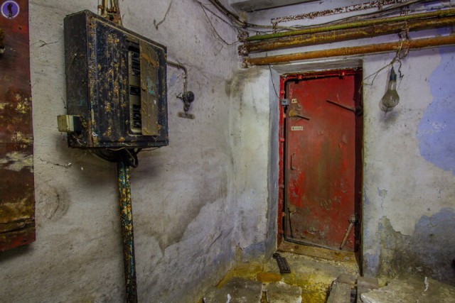 Забытое убежище закрытой кондитерской фабрики "Спутник"