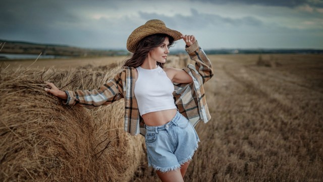Красотки в коротких шортиках