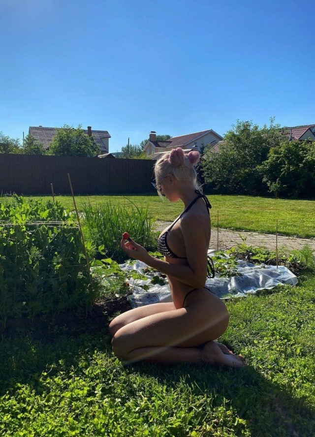 Молодые и красивые