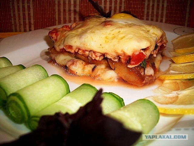 Баклажаны с тремя видами мяса