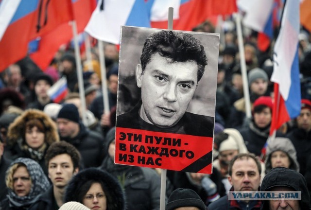 Памятник Немцову в центре Москвы ставить не будут!
