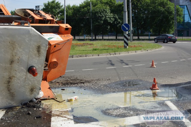 В Бресте перевернулся каток