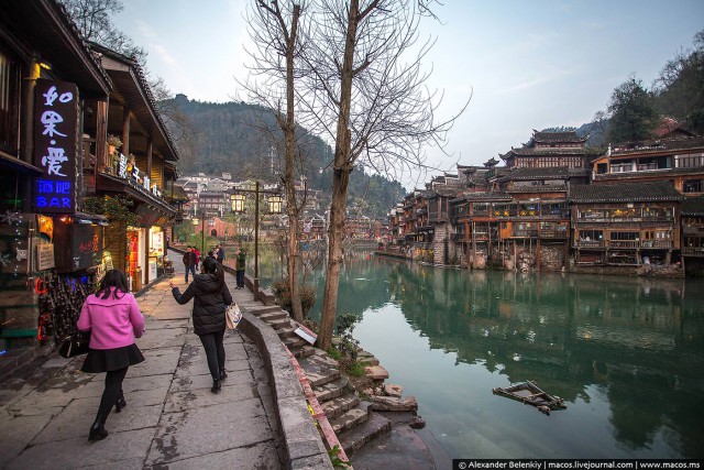 Пора завязывать с туристическими городами…