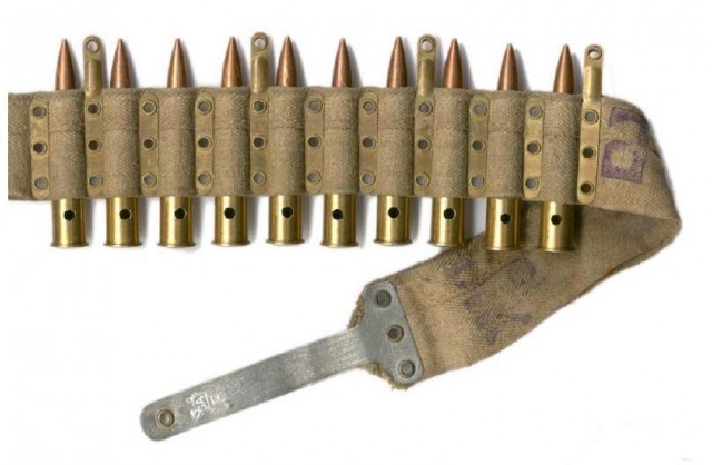 Пулемет-призрак.  Для чего в 1941 году объединили пулемет Максима и патефон