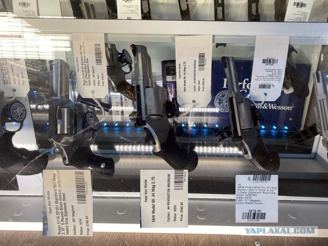 Оружейный магазин в США