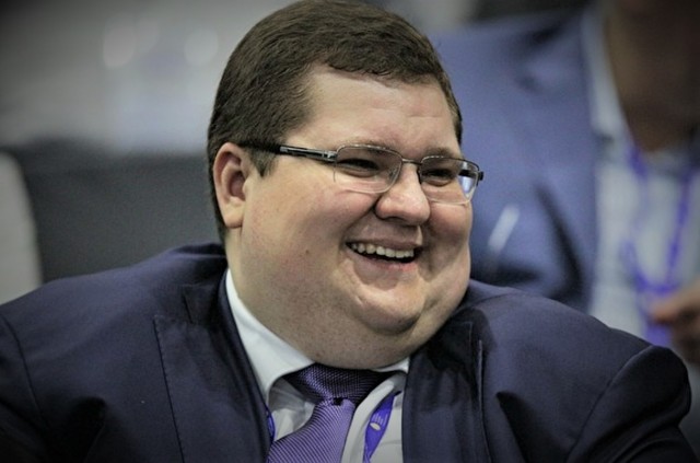 Денег нет. Власти решили попросить триллионы рублей у других стран на ремонт ЖКХ