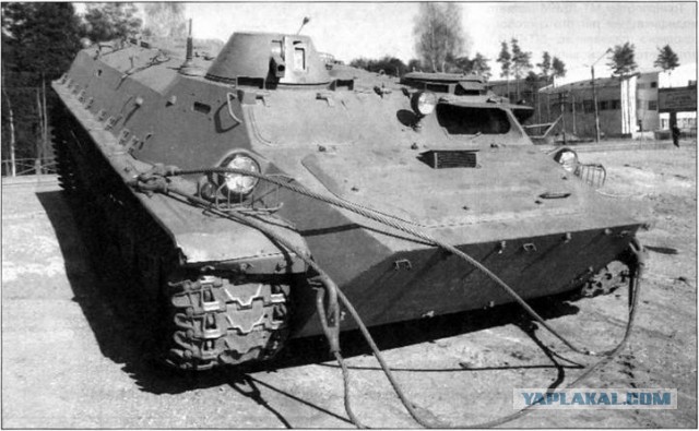 Модель МТЛБ из металла в масштабе 1:18