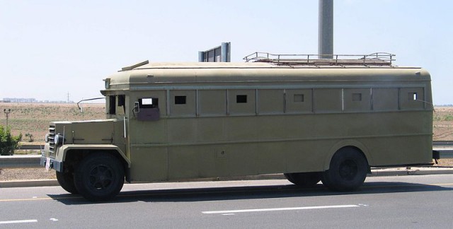Игра на ЯПе: Угадай АВТО-8