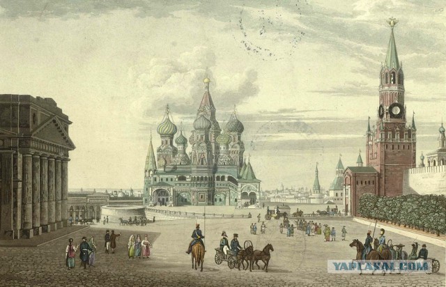 Когда Московский Кремль был красным, а когда белым?