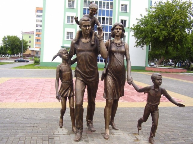 Памятники, способные удивить любого