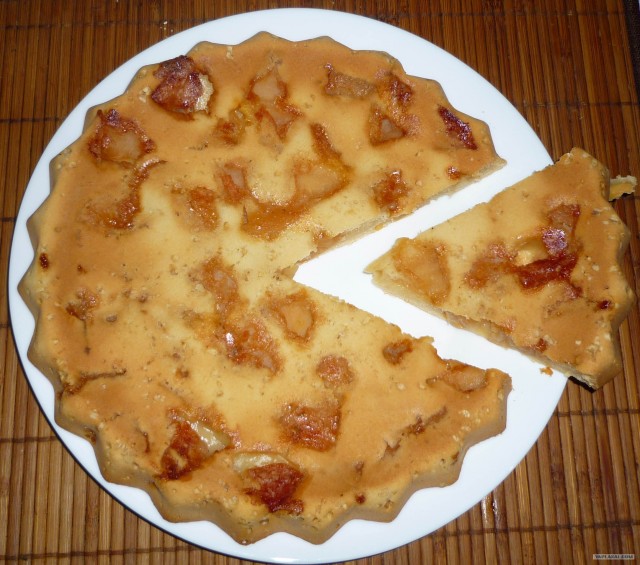 Яблочный пирог с корицей