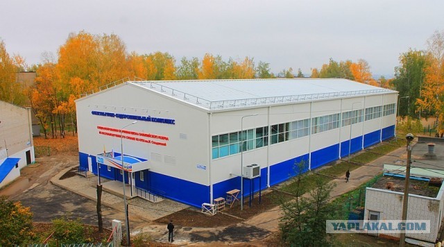 Под Ярославлем вместо спорткомплекса с картинки построили ФОК-склад
