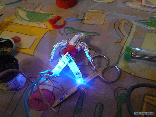 Айзек Кларк.