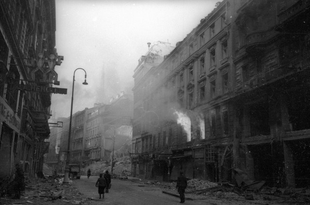 Фотограф Евгений Халдей