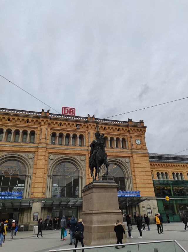 Тем временем в Ганновере