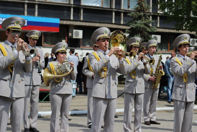 Луганск. 1 мая