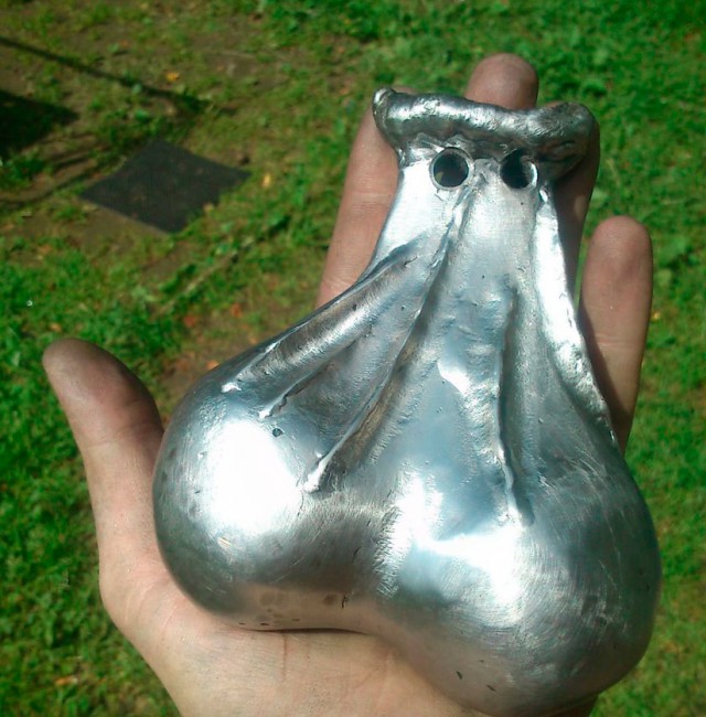 Изобретатель Колин Фарз построил у себя на заднем дворе гигантские качели