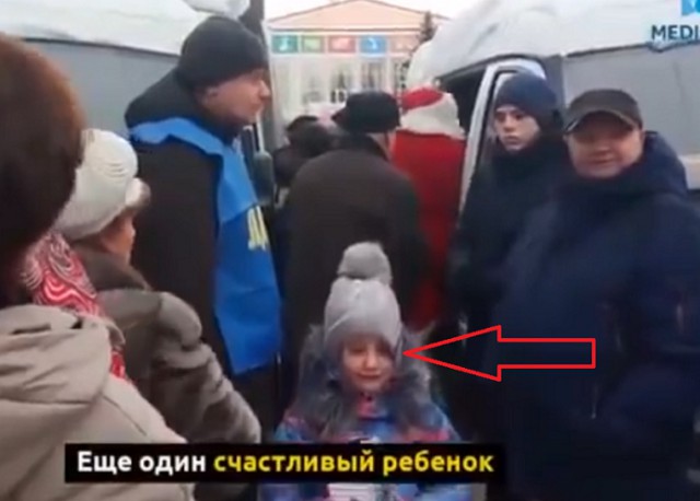 После блинов с лопаты: в Курске устроили давку из-за бесплатных конфет