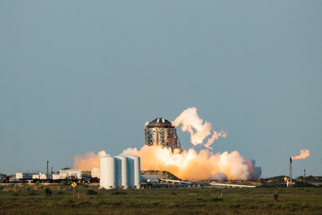 Космический корабль SpaceX загорелся во время запуска