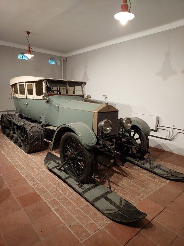 Гусеничный Rolls-Royce Silver Ghost Владимира Ильича Ленина. Автомобиль был закуплен в Англии в 1922 год