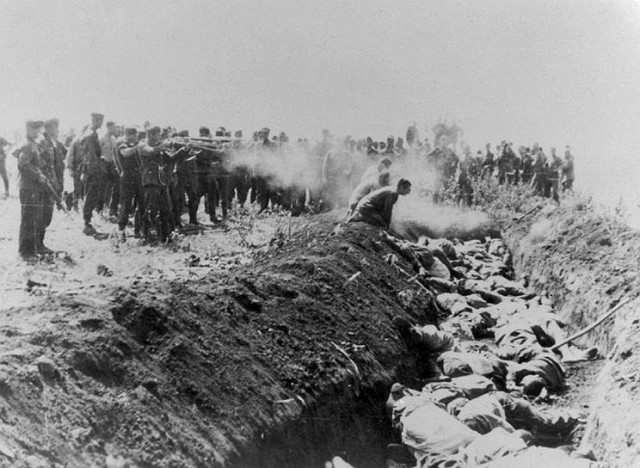 Немцы и русские в плену.