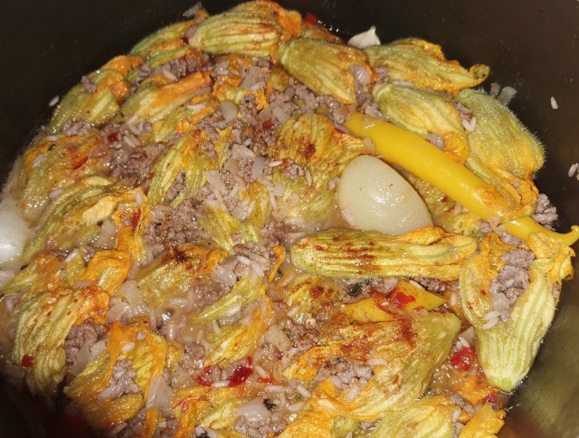 Майские, свадебные цветы. Фаршированные.