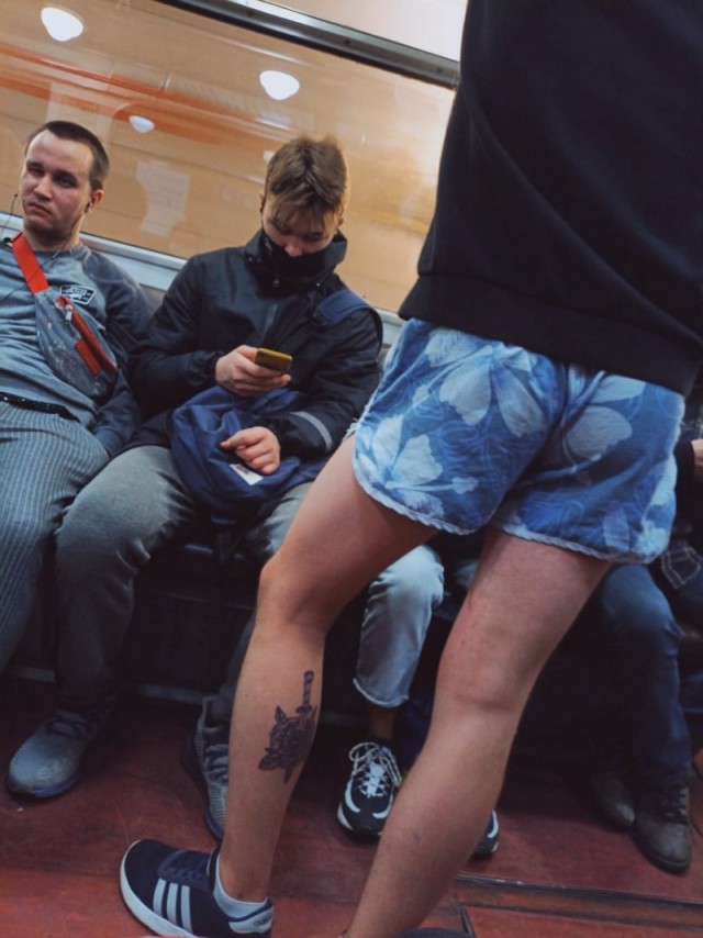 Модники и модницы из подземелий нашего метро. Масочный выпуск